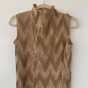 VTG Gold Ruffled Sleeveless Tank Top